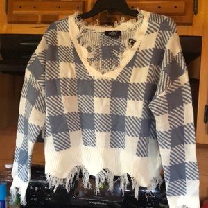 Short fringed sweater